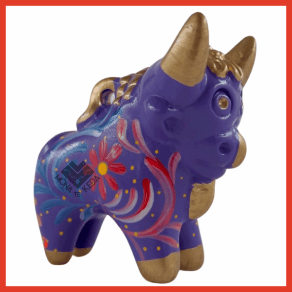 Torito de Pucará "color morado" (Tamaño 2)