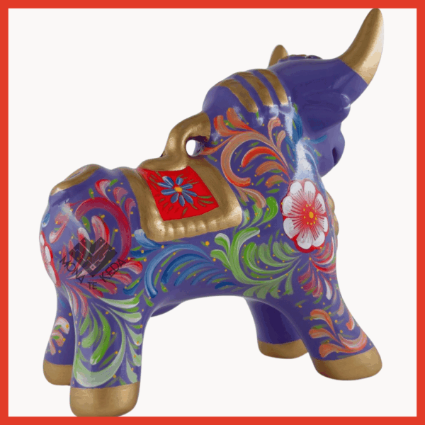 Torito de Pucará "color morado" (Tamaño 4)