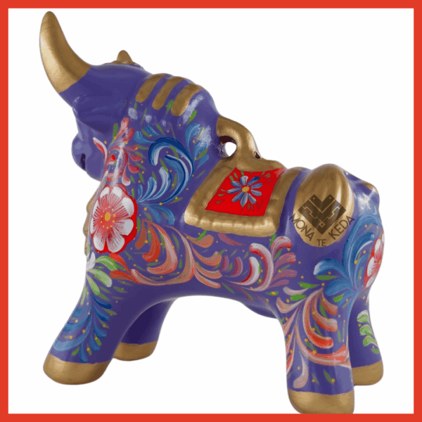 Torito de Pucará "color morado" (Tamaño 4)