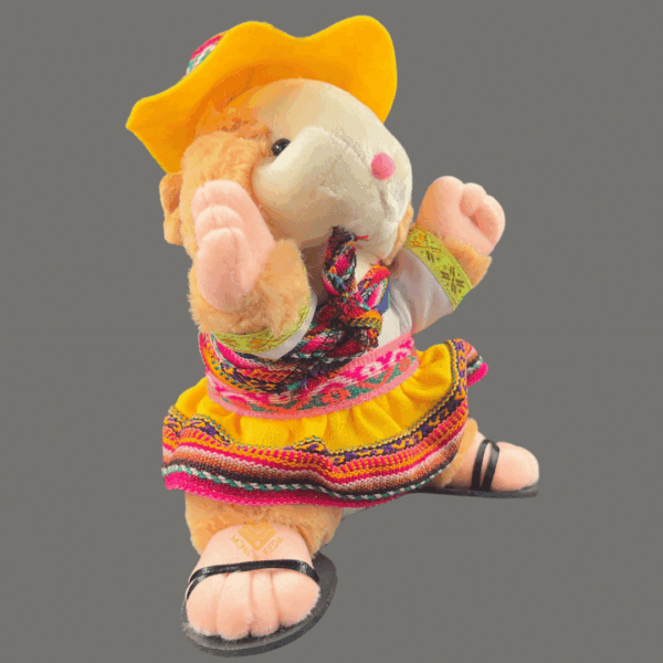 Cuy Peluche Andino – Mujer con Sombrero y Pollera Amarilla (edición amarilla)