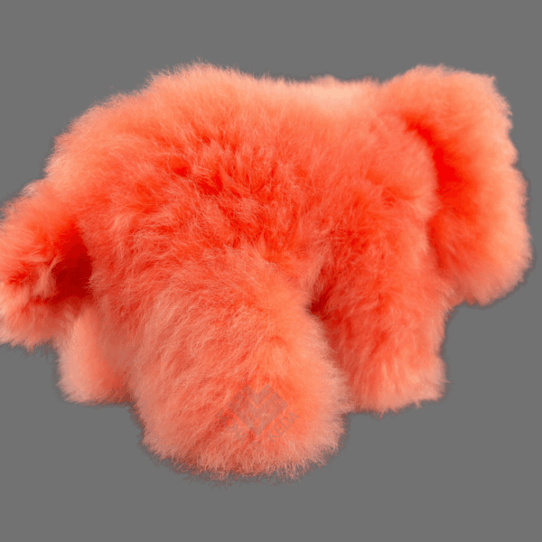 Elefante de color rojo Suavidad y tradición