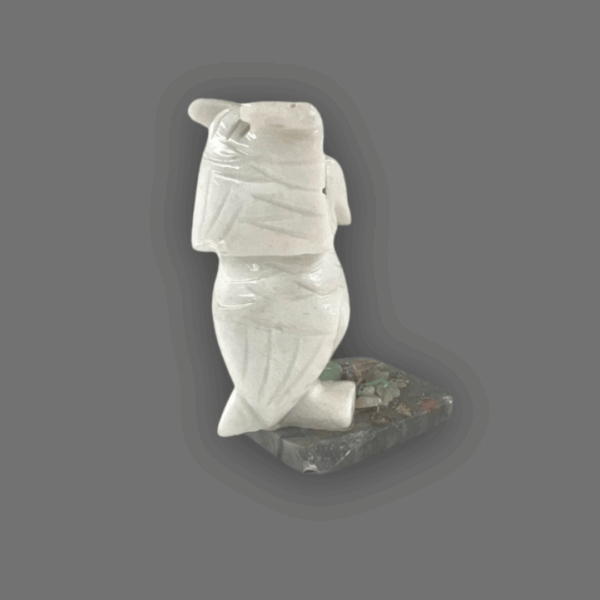 Búho de piedra semipreciosa