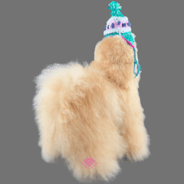 Llama Andina con chullo Tejido y Pompones (Tamaño 3)