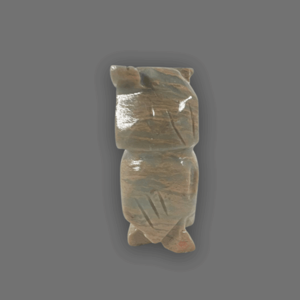 Búho de piedra semipreciosa