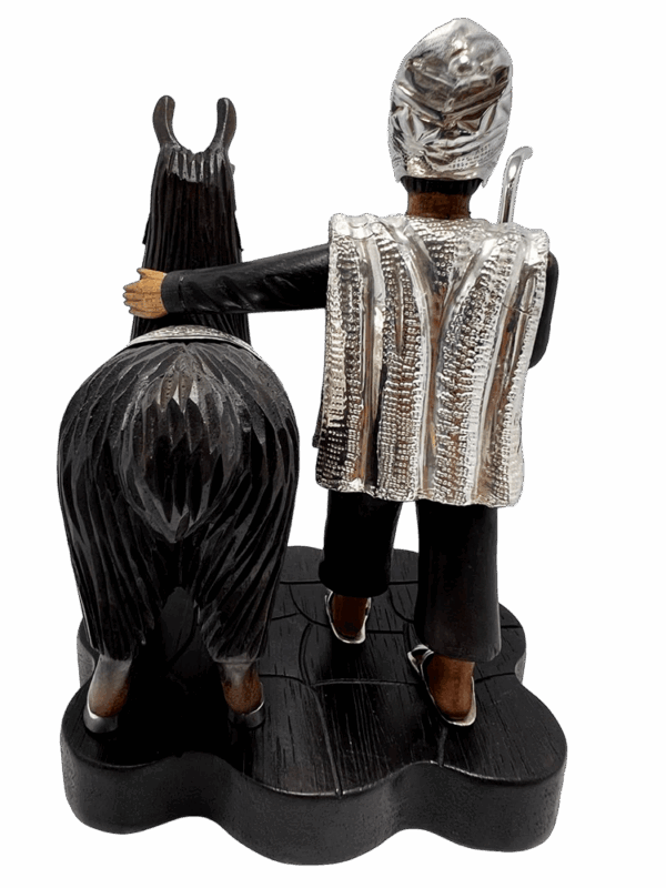 CAMPESINO CON LLAMA DE PLATA
